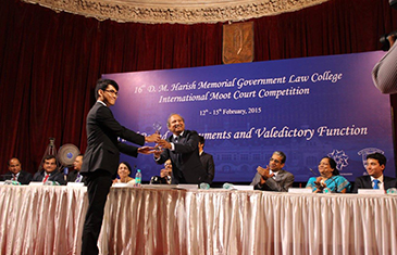 Darren Low Jun Jie awarded best researcher at DM Harish Moot