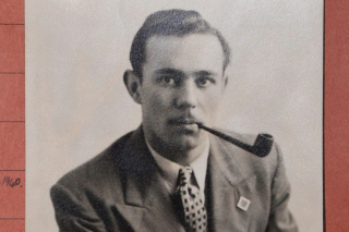 Alfred Jonas photographic portrait smoking a pipe