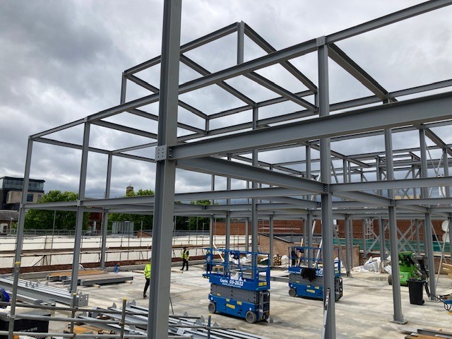 Roof steel girders construction