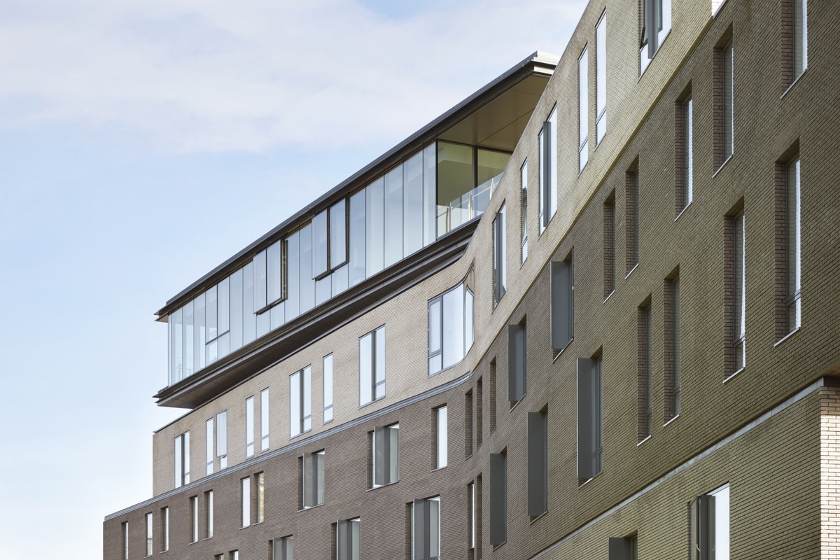 Exterior of part of the Graduate Centre building showing the 7th floor study spaces