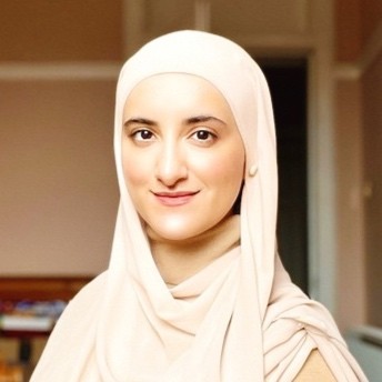 Headshot of alumna, Annie Mirza