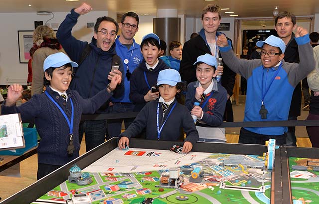 School kids at the Lego League