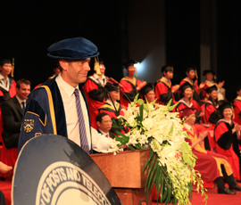 Queen Mary's Principal addresses graduates in Beijing