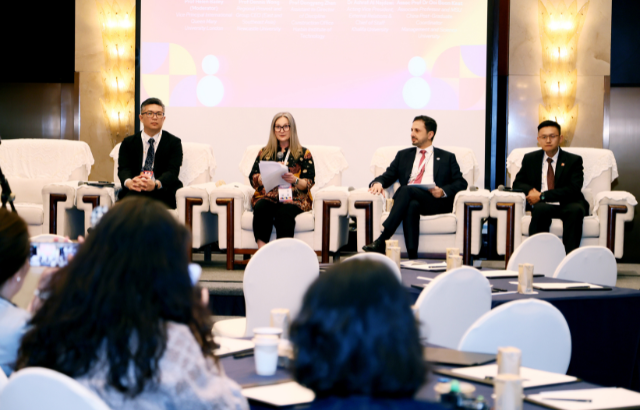 Professor Helen Bailey chaired a panel discussion featuring speakers from across Asia, the Middle East and the UK.