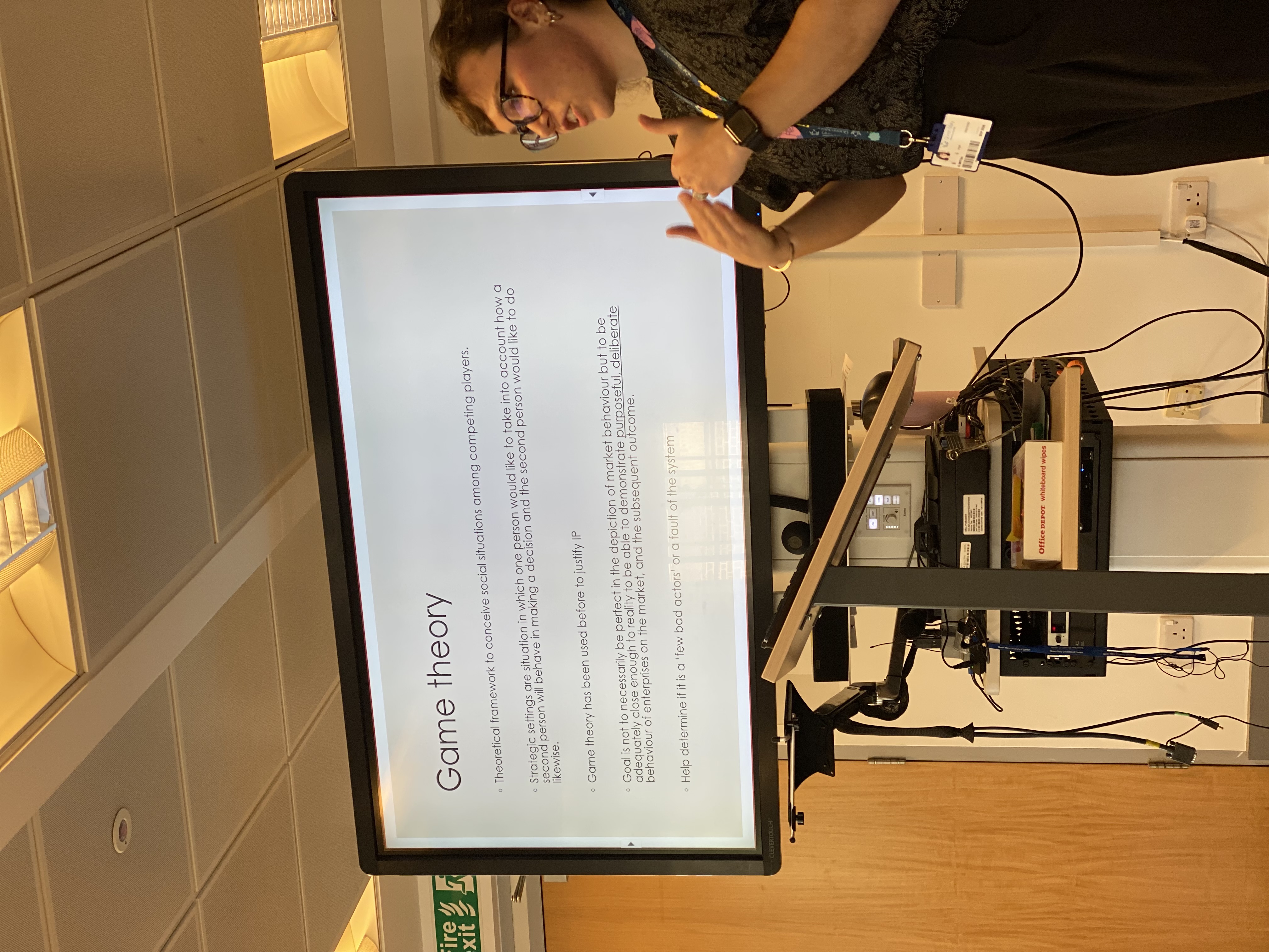 Gertrud Metsa presenting at the Doctoral Seminar and Reading Group