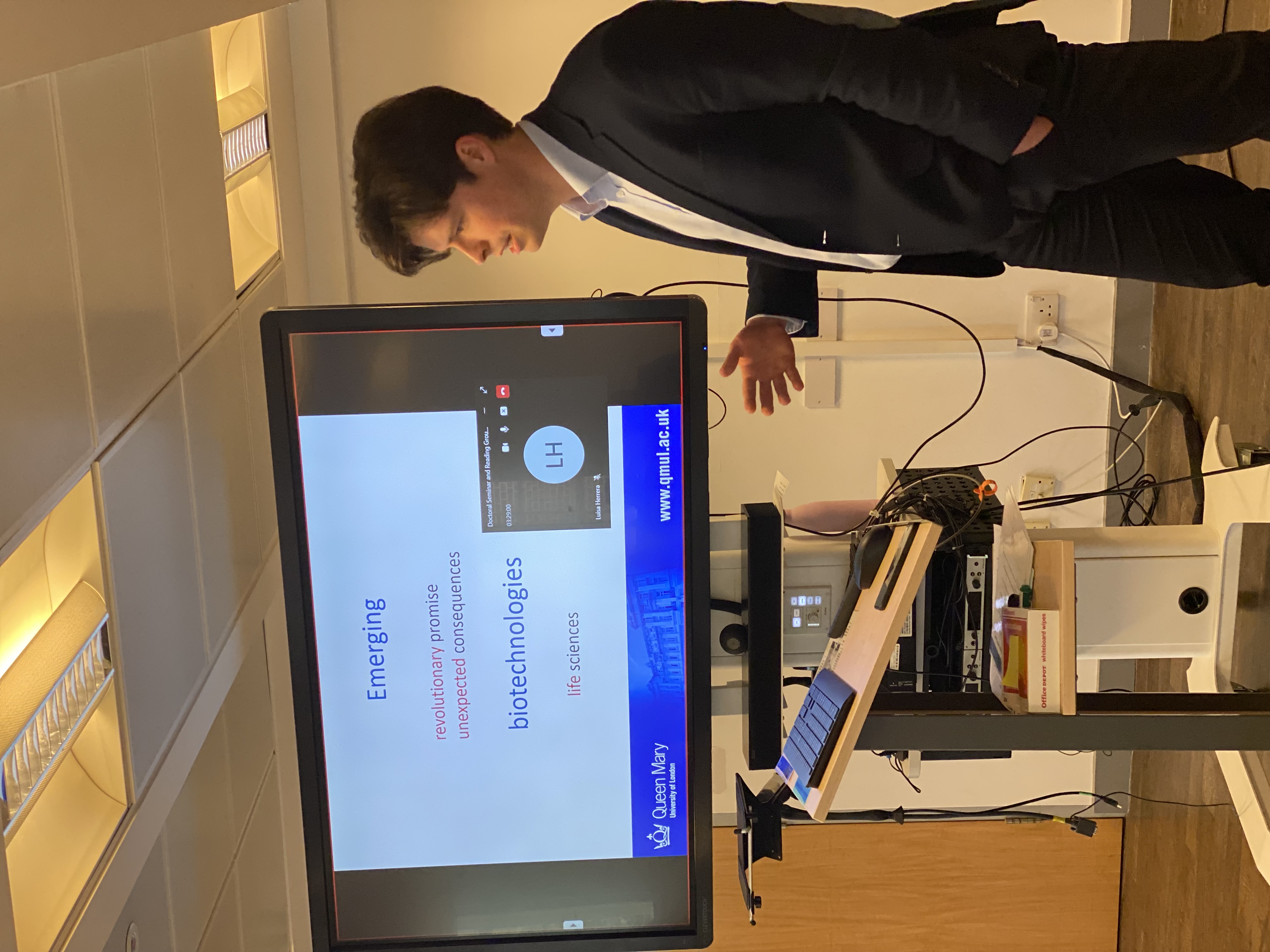 Maciej Padamczyk presenting at the Doctoral Seminar and Reading Group