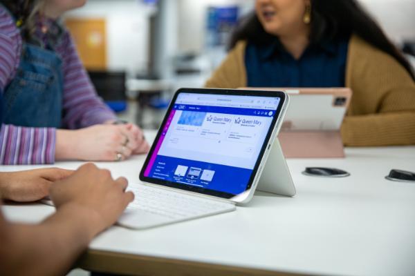 Guide to using Learner Engagement Analytics (QMplus)
