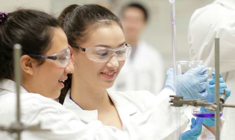 Students in the lab