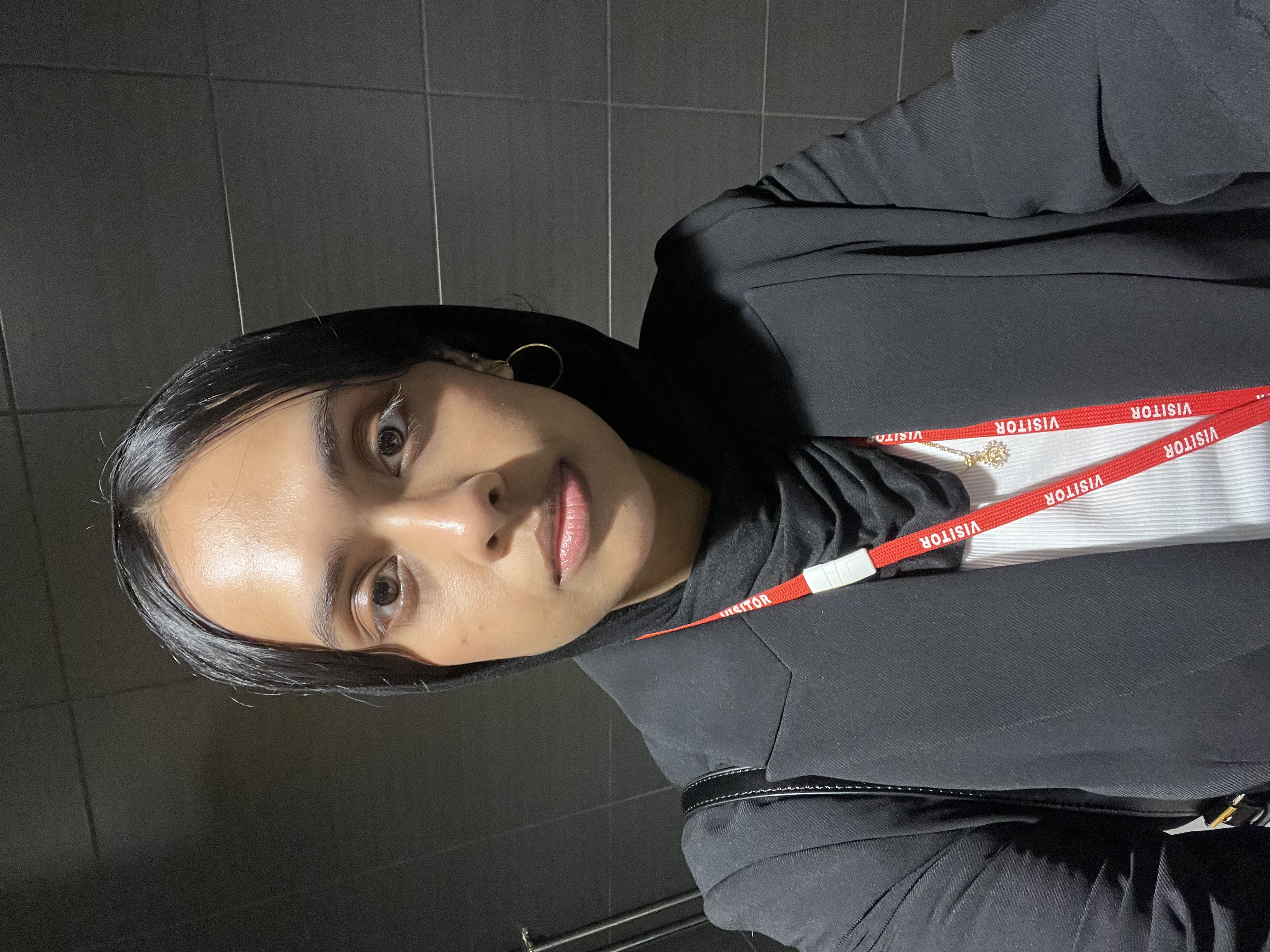 An Image of Risha, the writer of this blog.