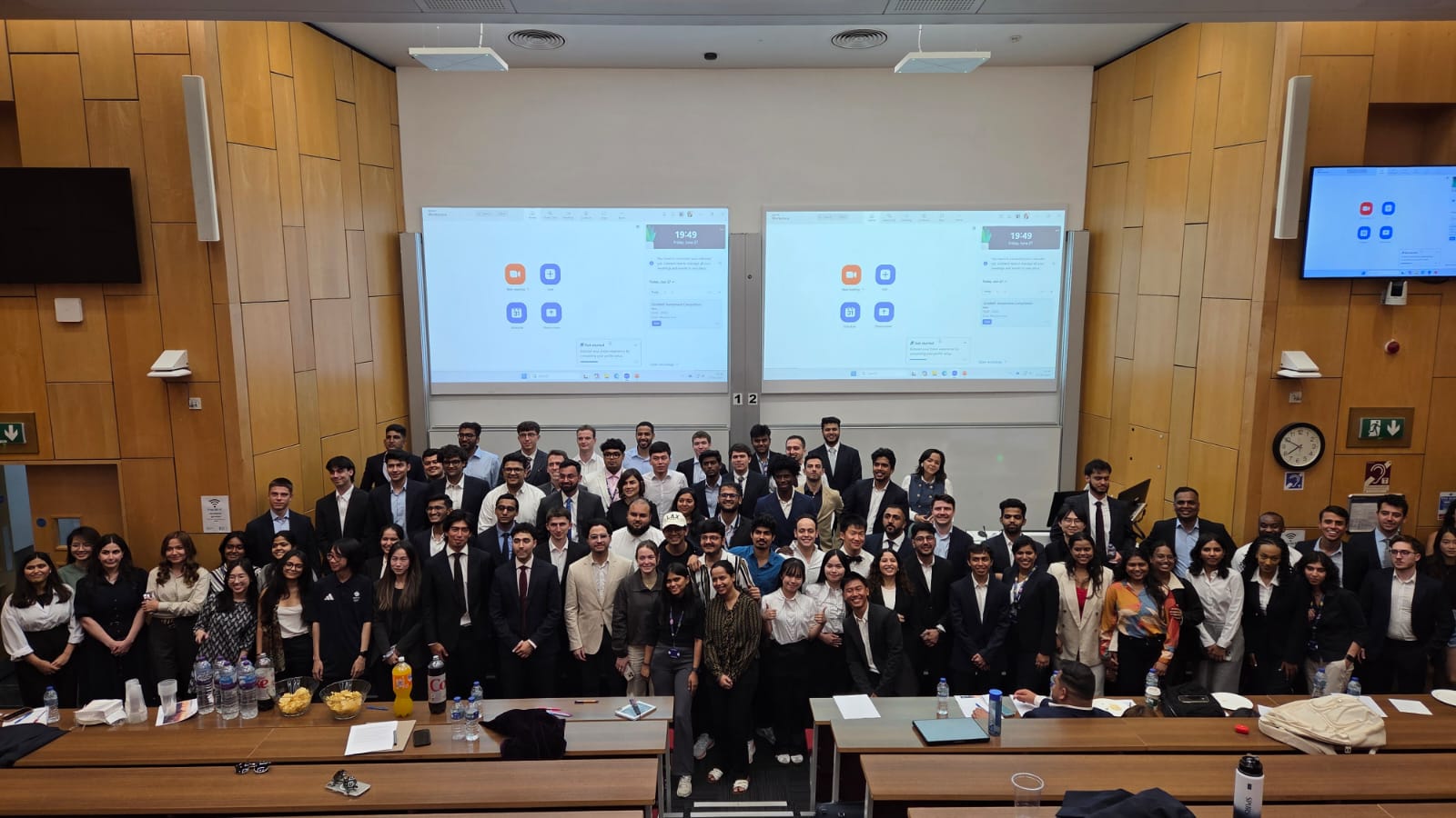 Qummif 2025 participants and academics