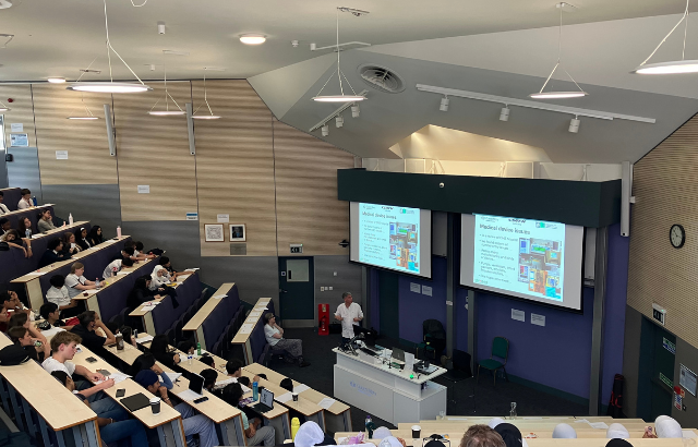 Prof Paul Curzon talking at QMUL and Barts Science Festival 2025